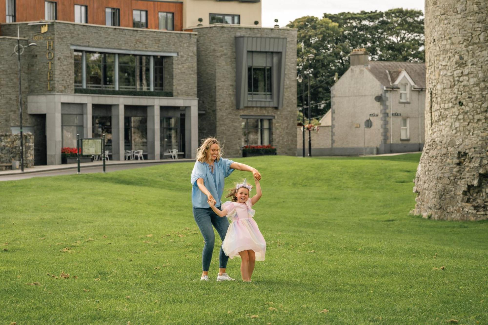 Trim Castle Hotel Exterior photo