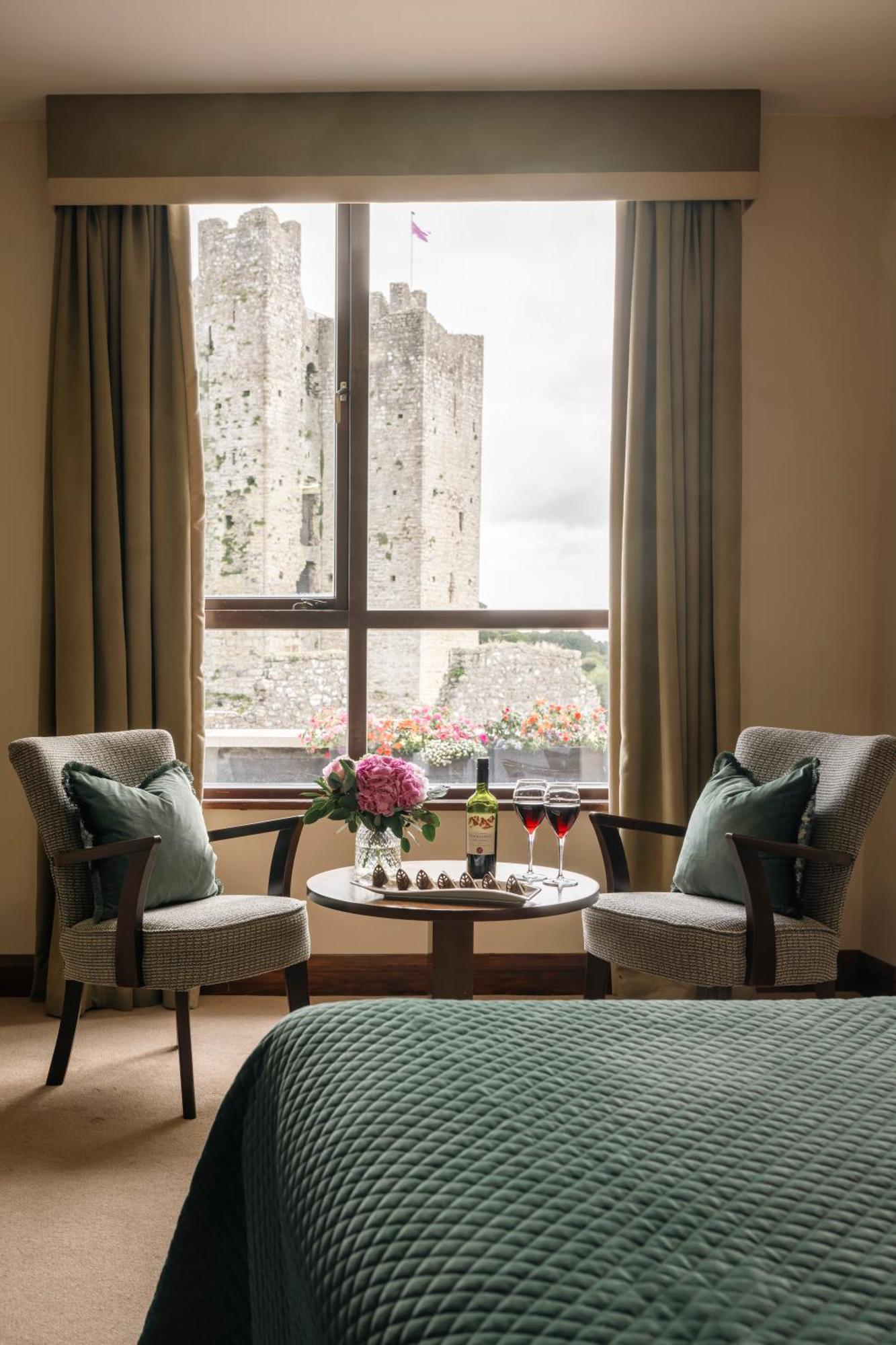 Trim Castle Hotel Exterior photo